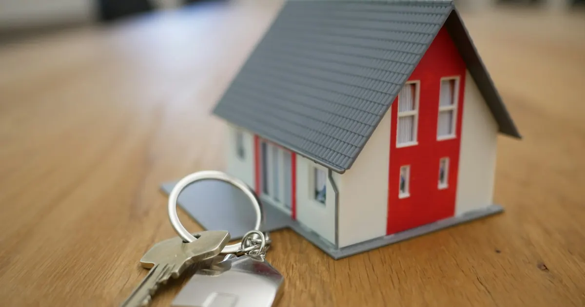 Atendente IA no WhatsApp: Vale a Pena para Imobiliárias?